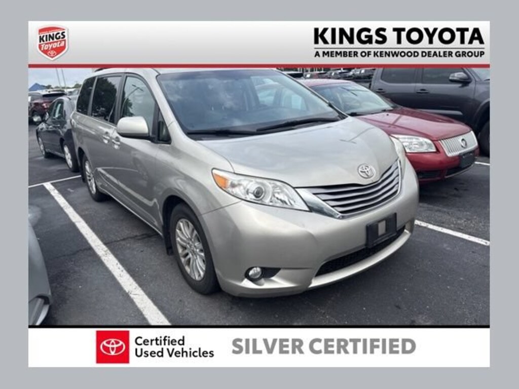 Used 2017 Toyota Sienna XLE Premium Van
