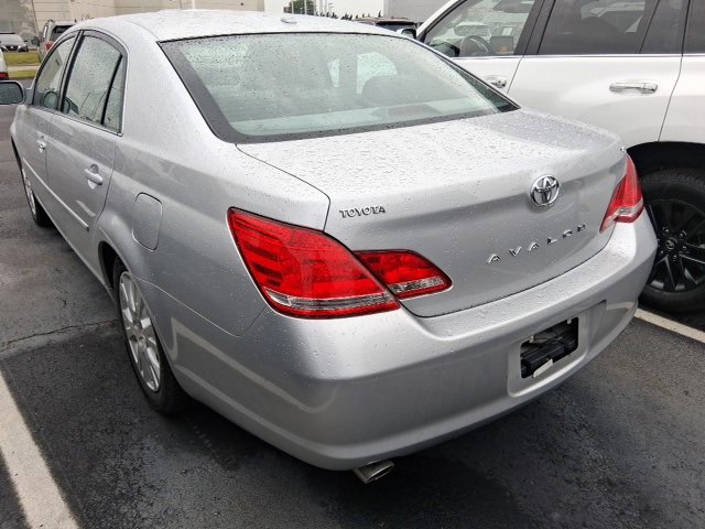 2010 Toyota Avalon XLS photo 4