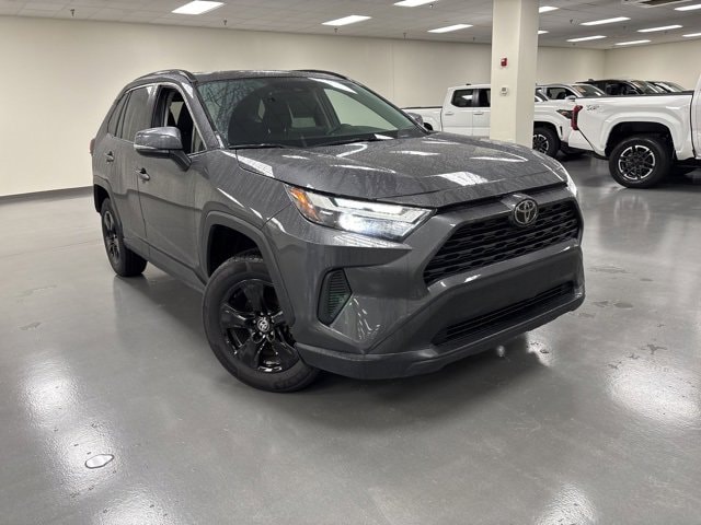 2023 Toyota RAV4 XLE's photo