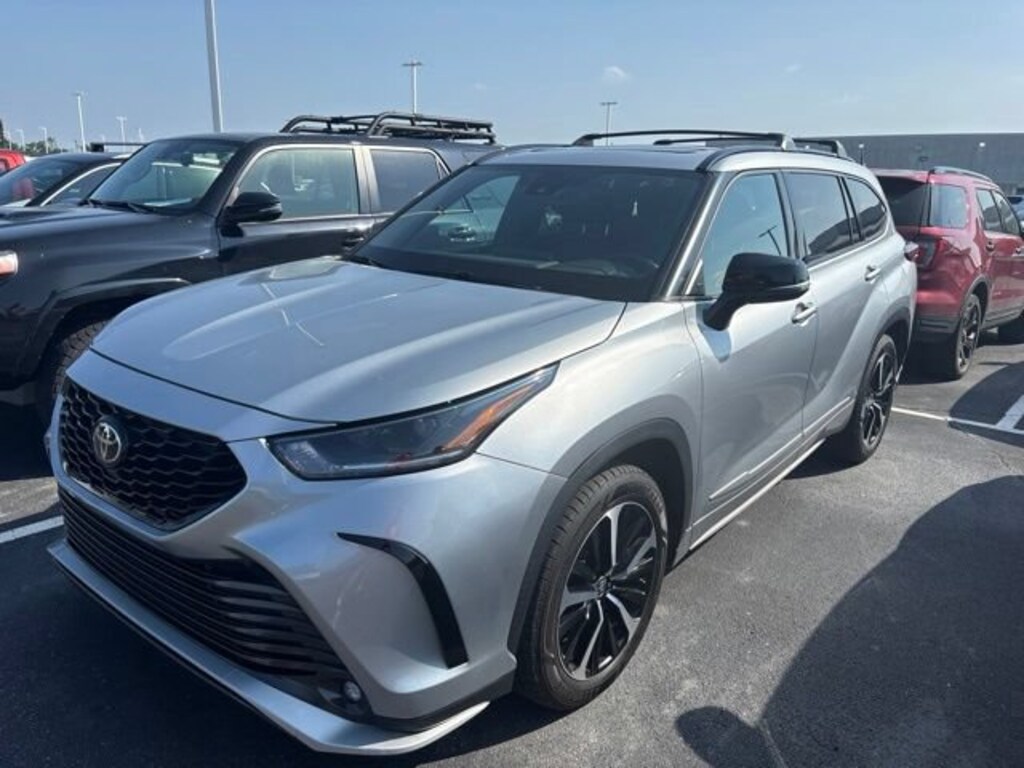 Used 2021 Toyota Highlander XSE SUV