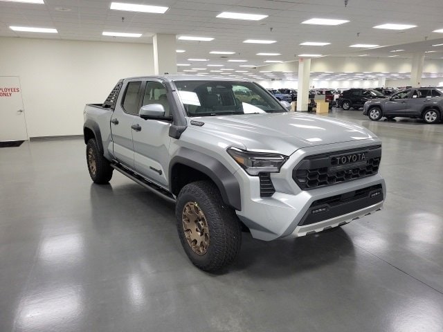 2025 Toyota Tacoma Trailhunter's photo