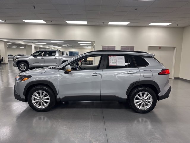 2023 Toyota Corolla Cross LE photo 4