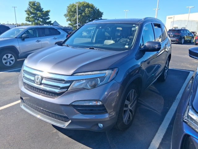 2017 Honda Pilot Touring photo 3