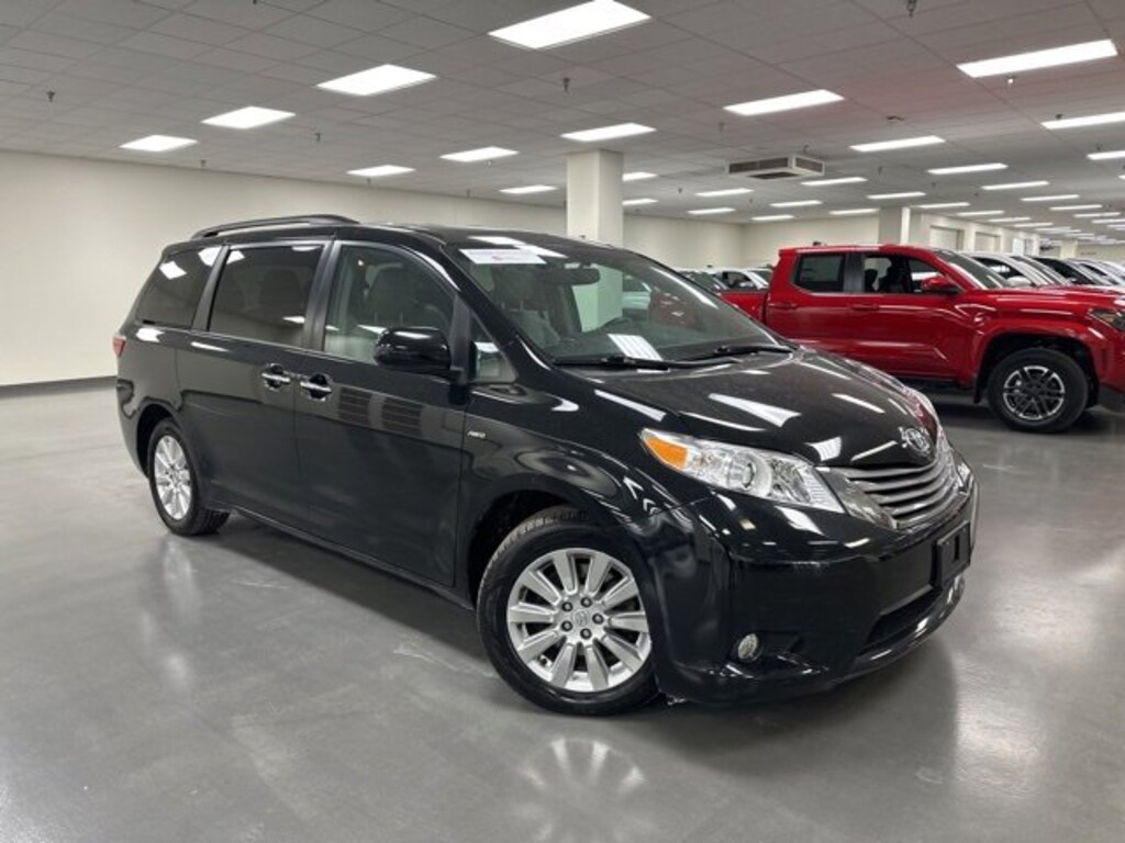 Certified 2016 Toyota Sienna XLE Van
