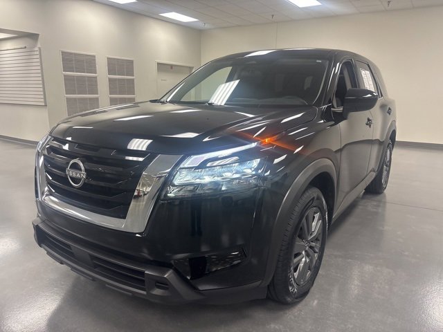 2024 Nissan Pathfinder S photo 2
