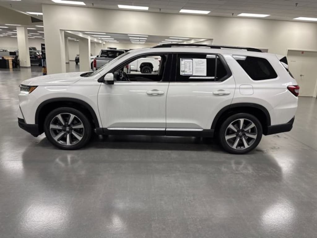 Used 2023 Honda Pilot Elite SUV