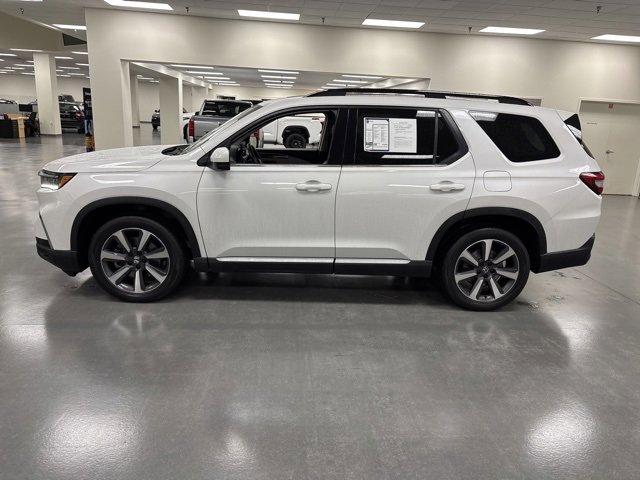 2023 Honda Pilot Elite photo 2