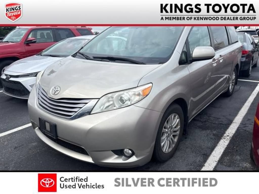 Used 2017 Toyota Sienna XLE Premium Van