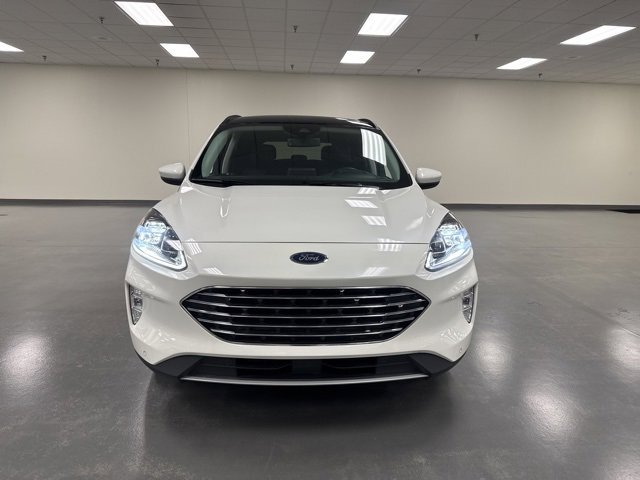 2022 Ford Escape Titanium photo 2