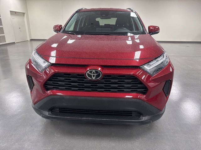 2023 Toyota RAV4 XLE photo 2