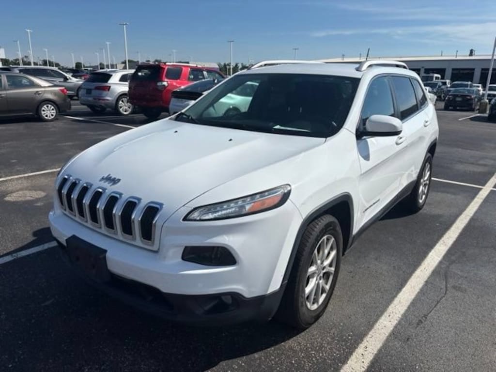 Used 2016 Jeep Cherokee Latitude SUV