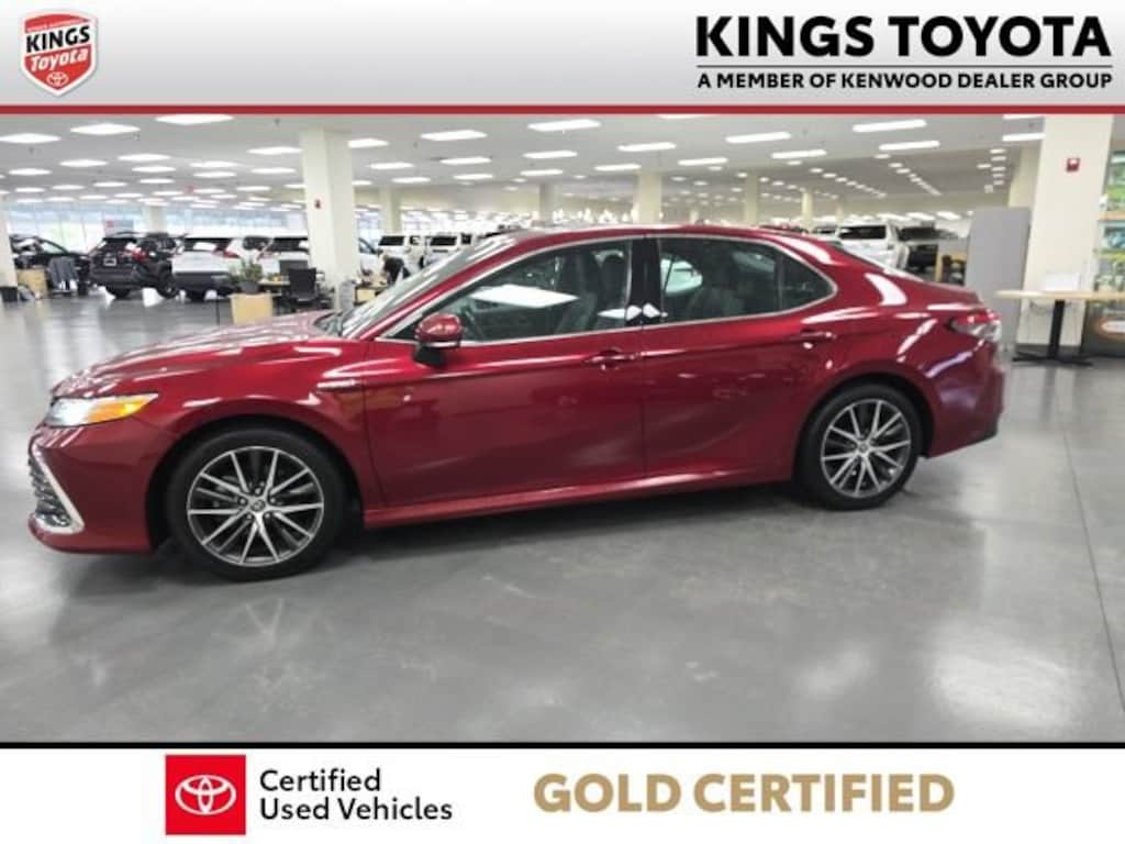 Used 2021 Toyota Camry Hybrid XLE Sedan