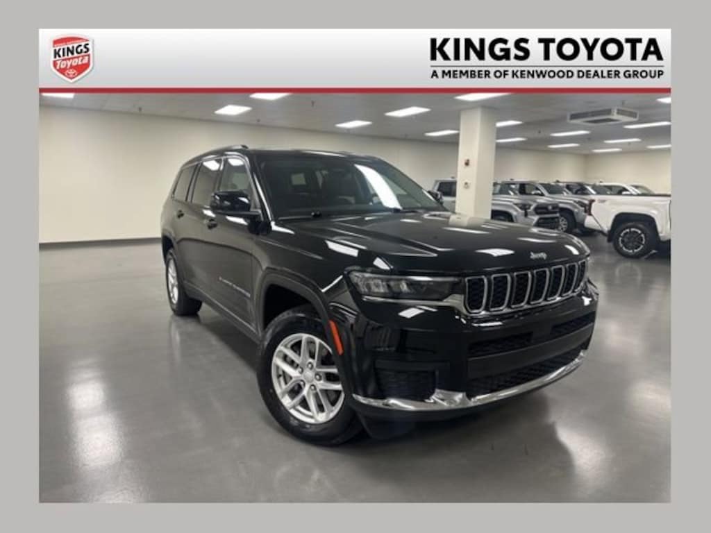 Used 2023 Jeep Grand Cherokee Laredo SUV