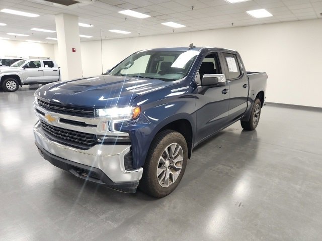 2022 Chevrolet Silverado 1500 LT photo 3