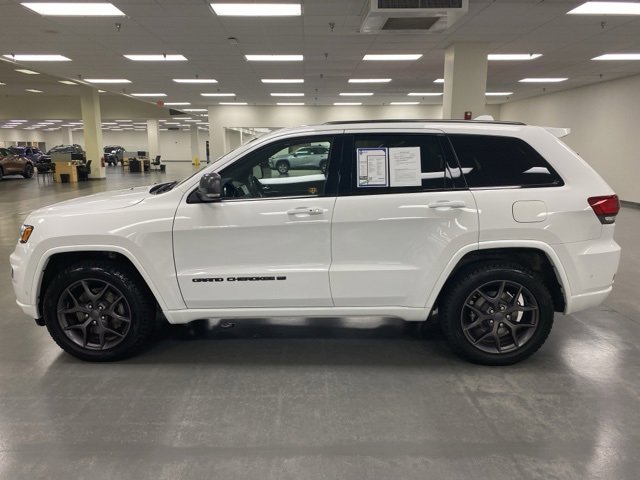 2021 Jeep Grand Cherokee Anniversary Edition photo 4