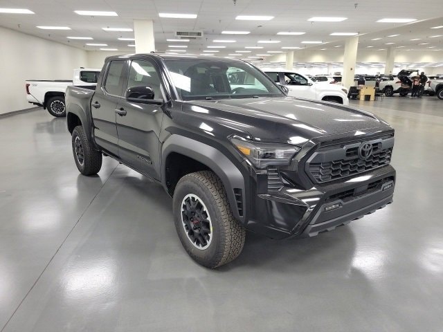 2025 Toyota Tacoma SR5's photo