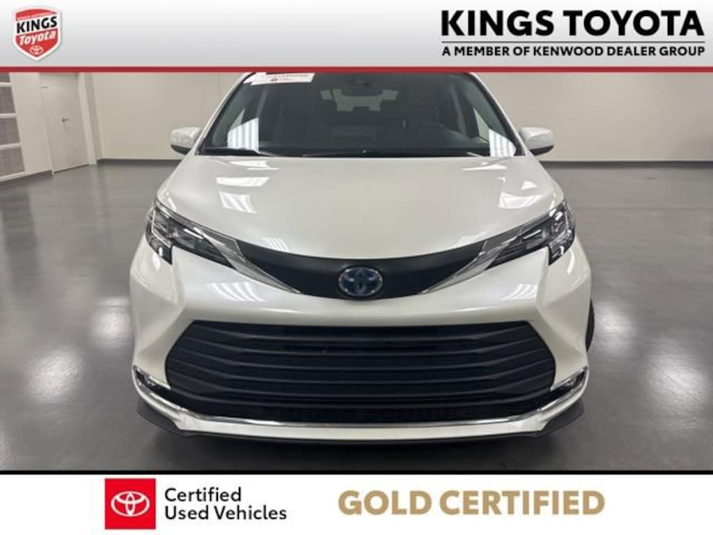Certified 2021 Toyota Sienna XLE Van