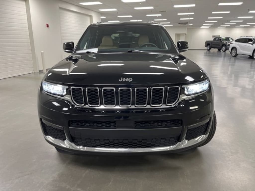 Used 2023 Jeep Grand Cherokee Limited SUV