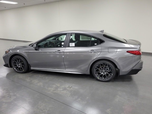 2026 Toyota Camry SE photo 3