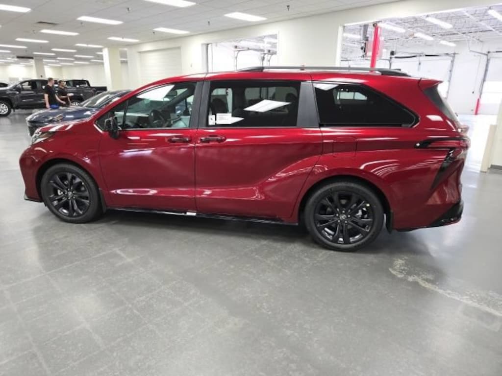 New 2026 Toyota Sienna XSE Van Passenger Van