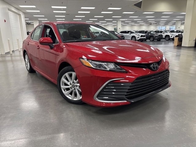 2024 Toyota Camry LE's photo