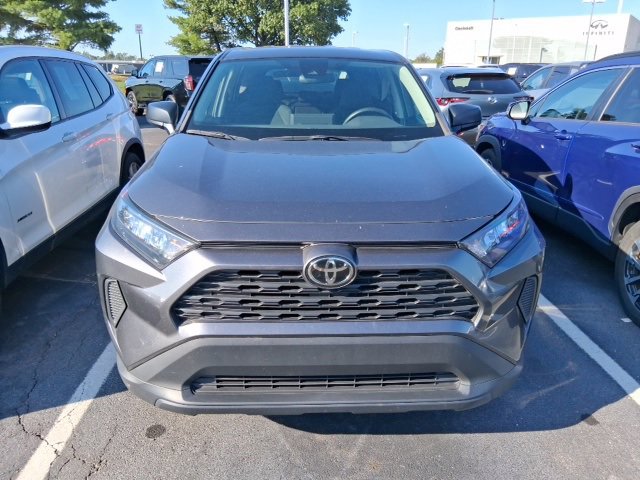 2022 Toyota RAV4 LE photo 2