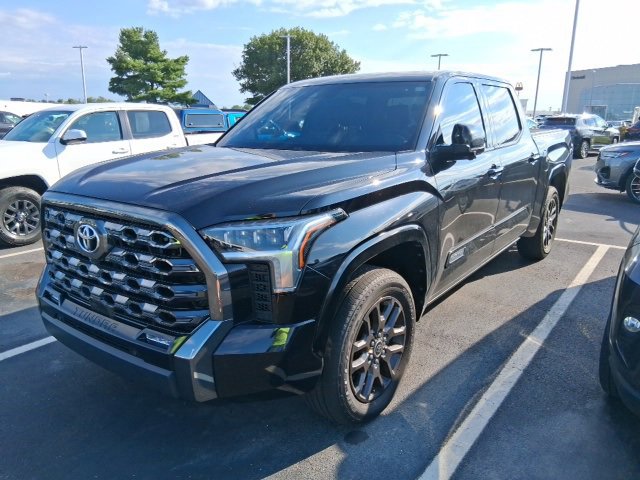 2022 Toyota Tundra Platinum CrewMax photo 3
