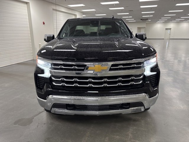 2024 Chevrolet Silverado 1500 LTZ photo 2
