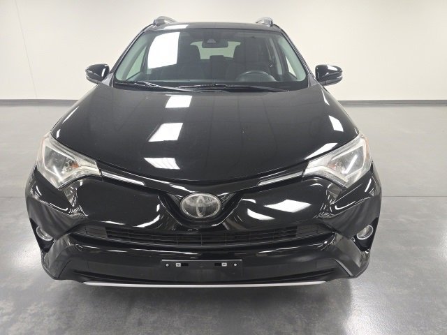 2018 Toyota RAV4 XLE photo 2