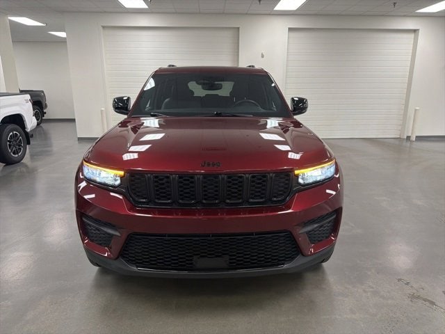 2022 Jeep Grand Cherokee Altitude's photo