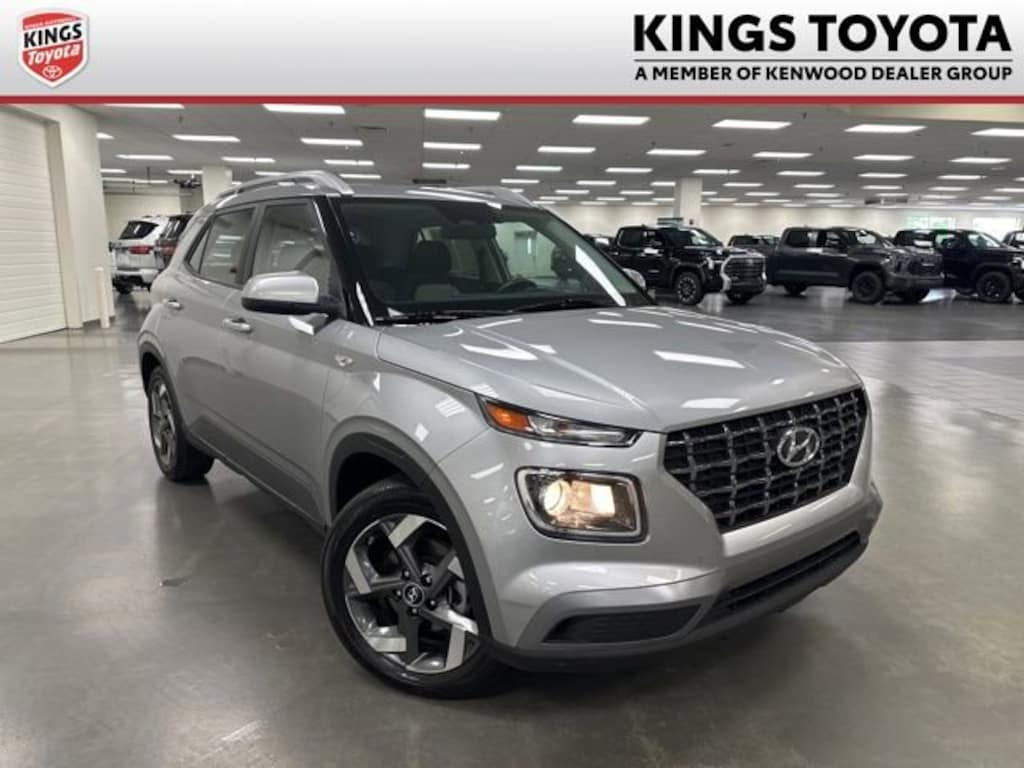Used 2024 Hyundai Venue SEL SUV