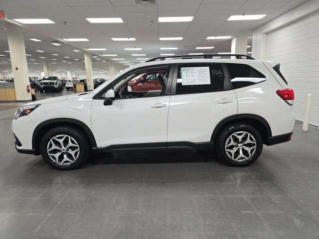 2022 Subaru Forester Premium photo 3