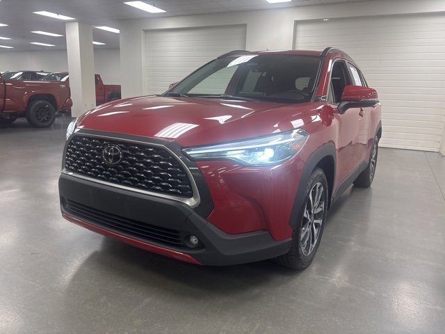 2023 Toyota Corolla Cross XLE photo 3