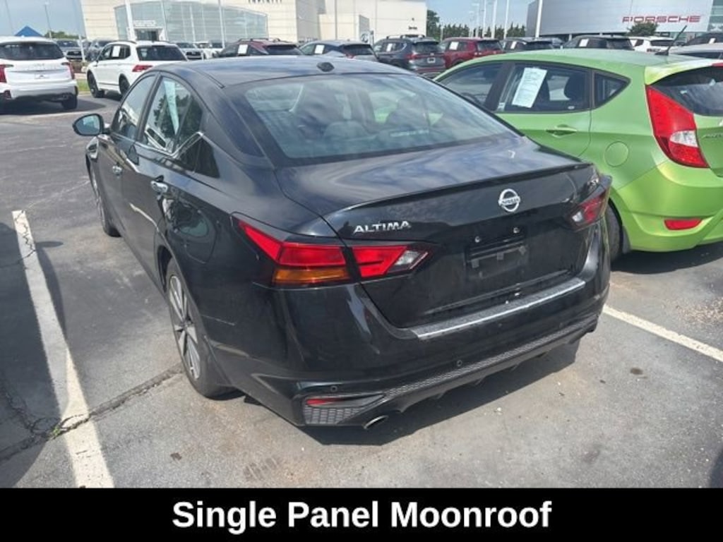 Used 2022 Nissan Altima 2.5 SV Sedan