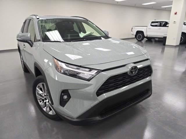 2023 Toyota RAV4 XLE Premium's photo