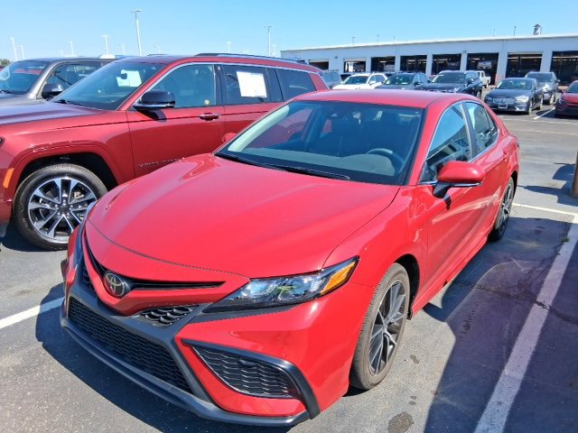 2023 Toyota Camry SE photo 3