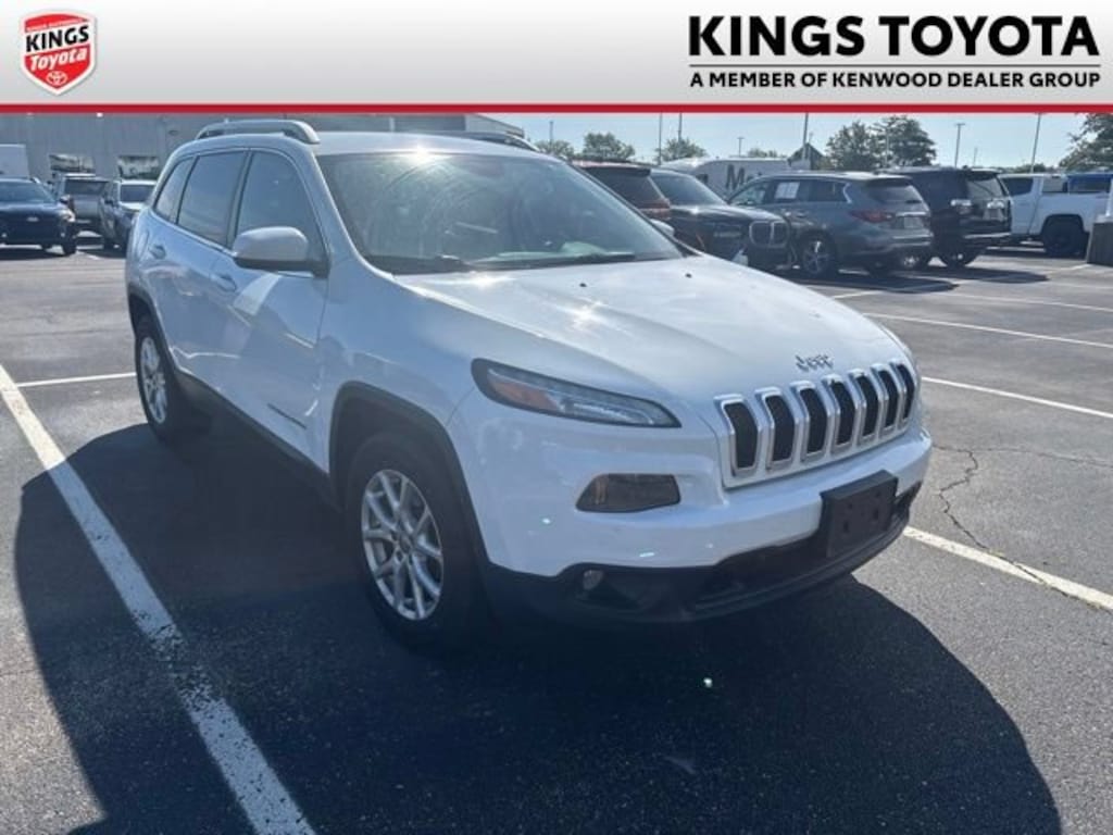 Used 2016 Jeep Cherokee Latitude SUV