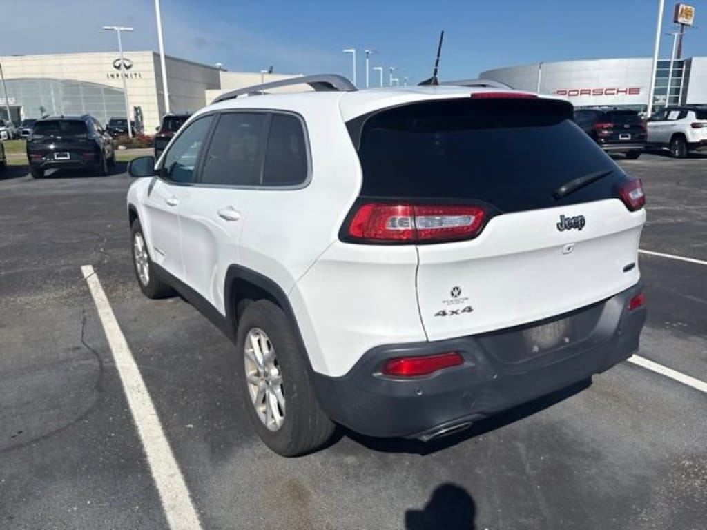 Used 2016 Jeep Cherokee Latitude SUV