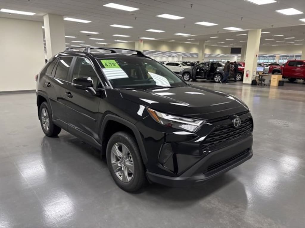 New 2025 Toyota RAV4 XLE XLE AWD SUV