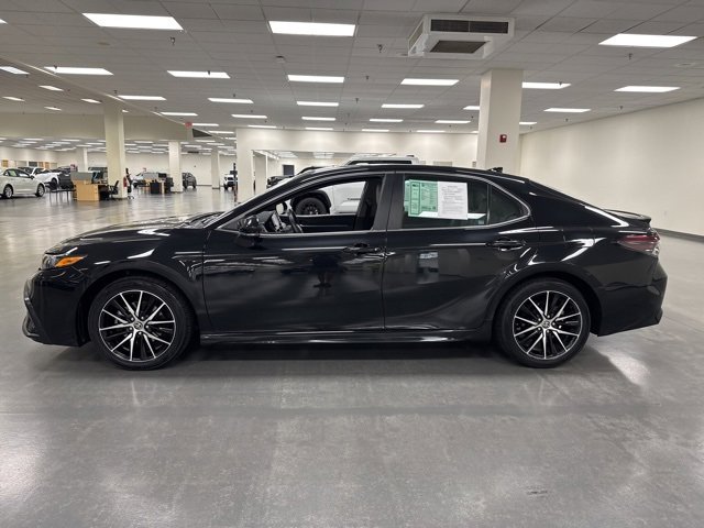 2023 Toyota Camry SE photo 4