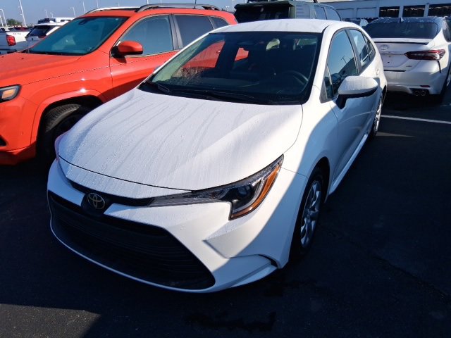 2024 Toyota Corolla LE photo 3