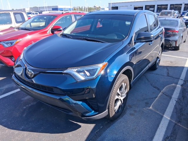 2018 Toyota RAV4 LE photo 3
