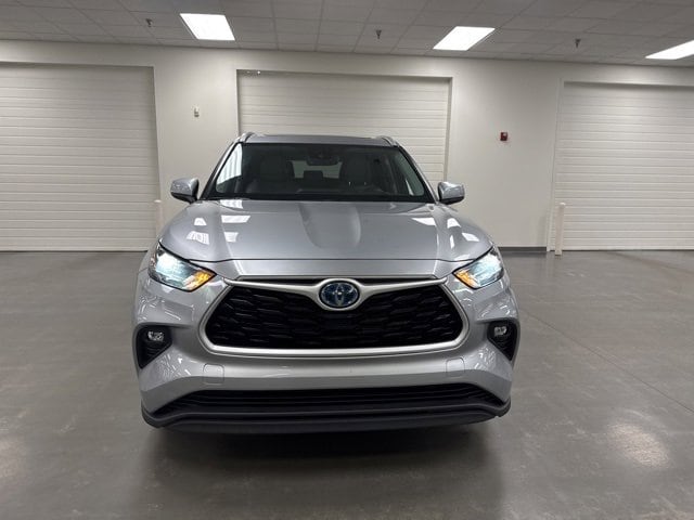 Certified 2022 Toyota Highlander XLE with VIN 5TDGBRCH7NS552131 for sale in Cincinnati, OH