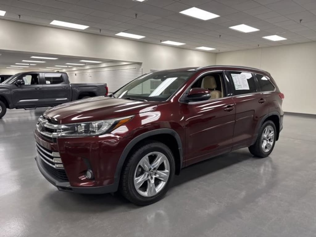 Used 2017 Toyota Highlander Limited SUV