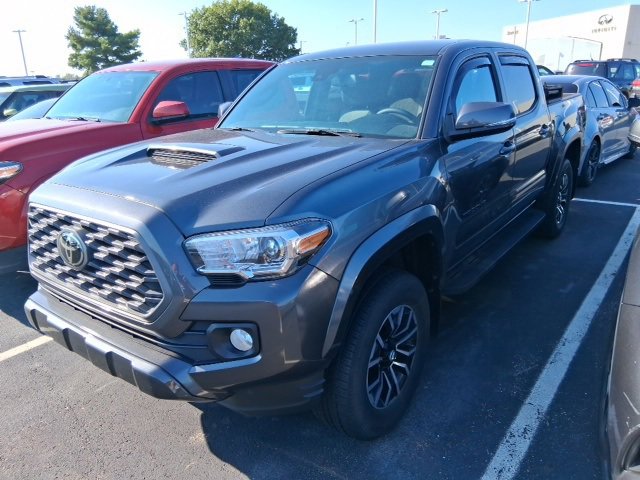 2022 Toyota Tacoma TRD Sport photo 2