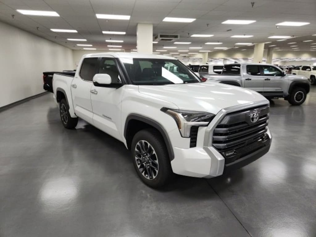 New 2026 Toyota Tundra Limited LIMITED CREWMAX 5.5