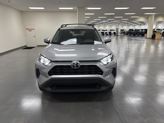 2025 Toyota RAV4 Hybrid XLE photo 2