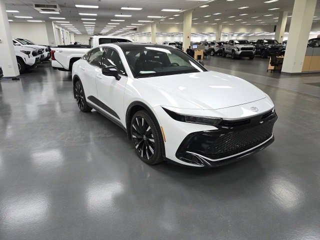 2026 Toyota Crown Platinum's photo