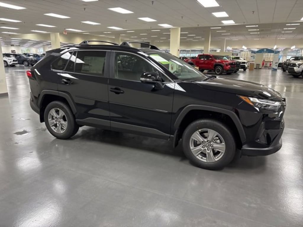 New 2025 Toyota RAV4 XLE XLE AWD SUV