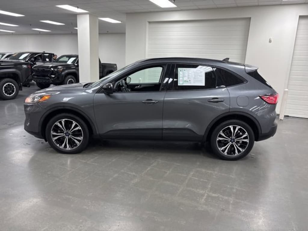 Used 2021 Ford Escape SE Hybrid SUV